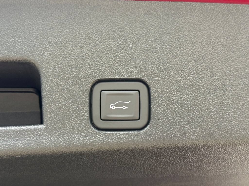 New 2026 Chevrolet Traverse LT w/ Driver Confidence Package FWD image 18