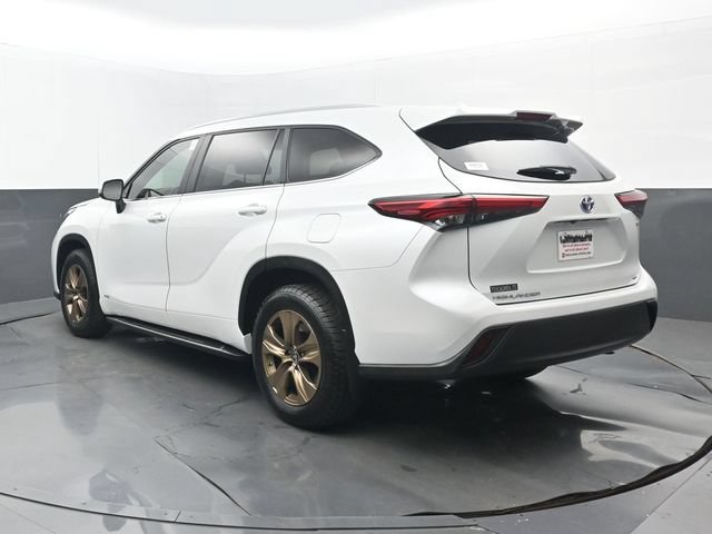 Used 2023 Toyota Highlander Bronze Edition AWD/4WD image 3