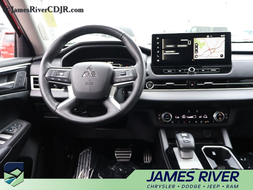 Used 2025 Mitsubishi Outlander SEL image 19