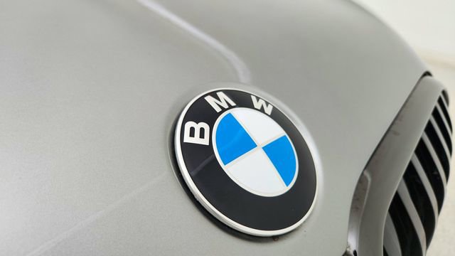 Used 2022 BMW 740i xDrive w/ M Sport Package image 16