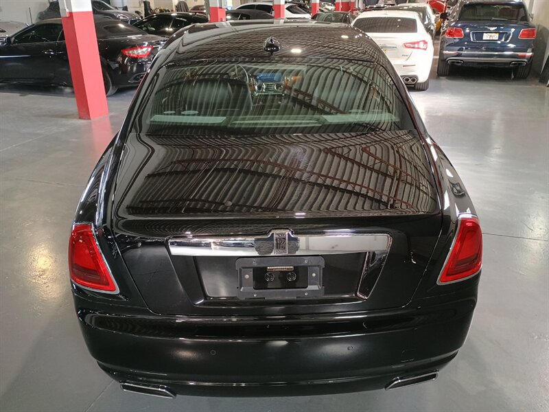 Used 2010 Rolls-Royce Ghost RWD image 5