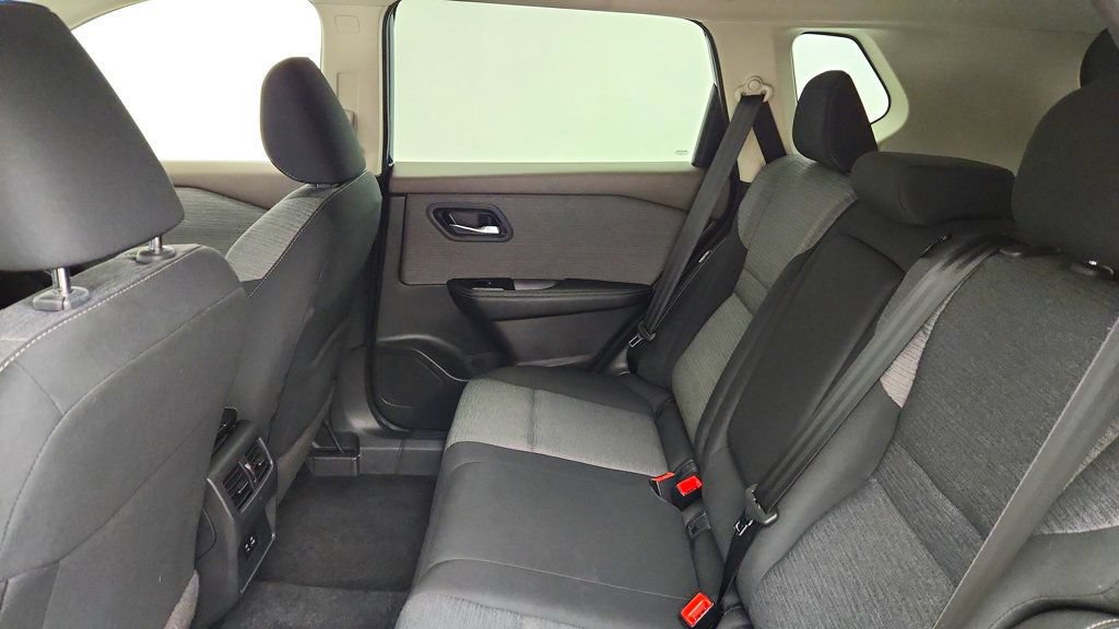 Used 2023 Nissan Rogue SV AWD/4WD image 20