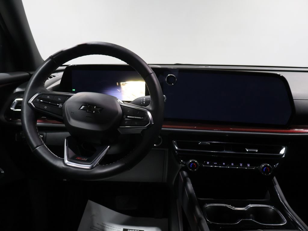 Used 2025 Chevrolet Traverse Z71 image 18