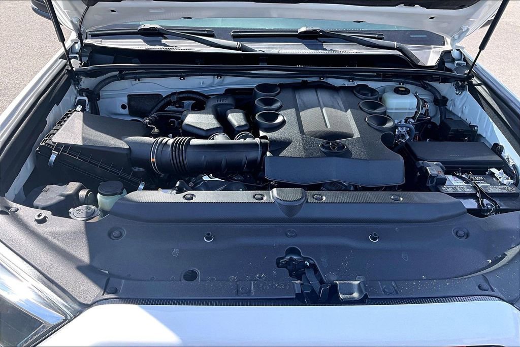 Used 2020 Toyota 4Runner Venture w/ Moonroof Package AWD/4WD image 9