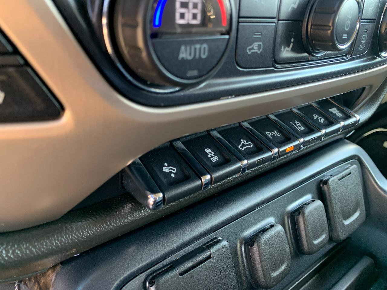 Used 2016 GMC Sierra 2500 Denali w/ Duramax Plus Package image 38