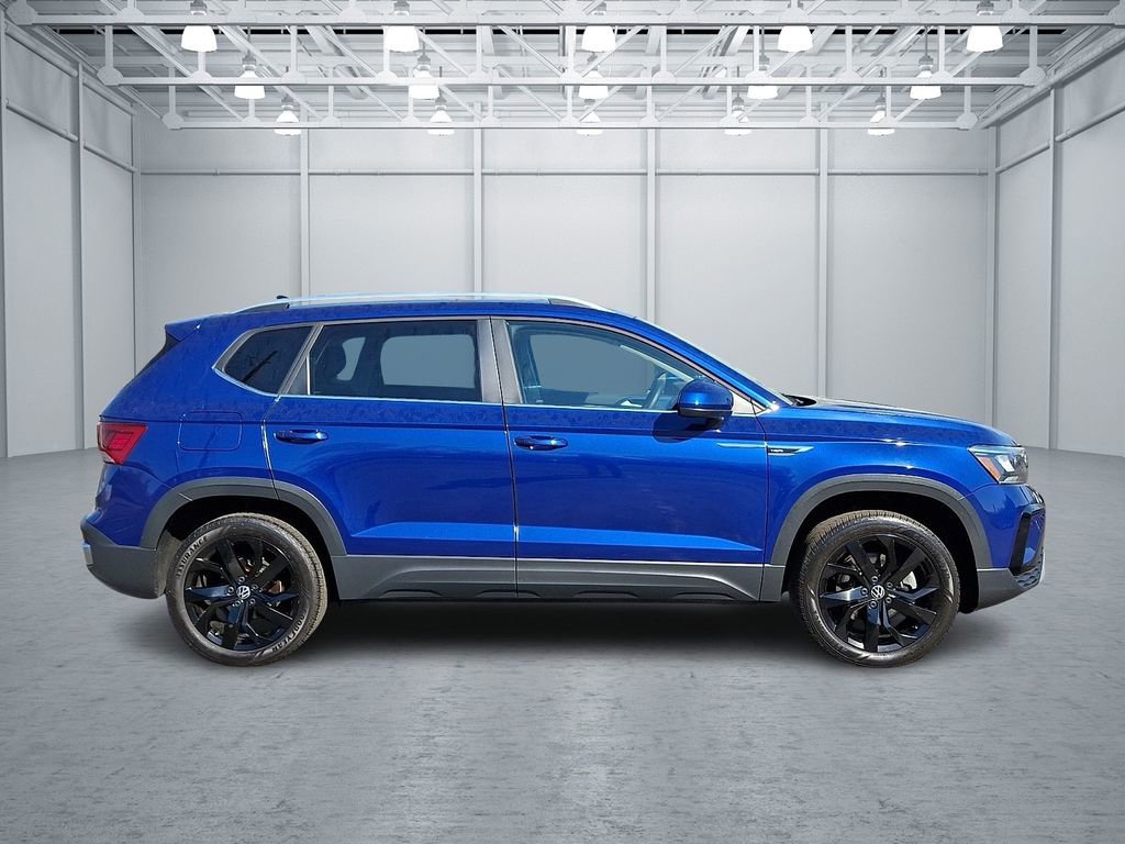 Certified 2022 Volkswagen Taos SE FWD image 7