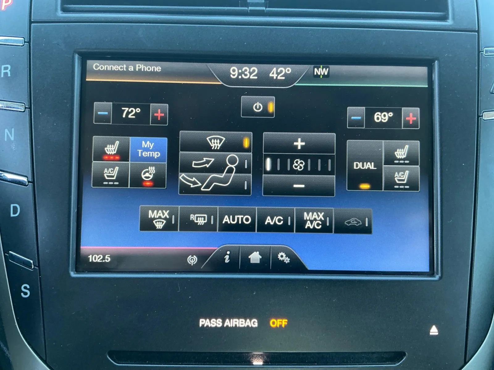 Used 2016 Lincoln MKZ w/ Equipment Group 300A Reserve image 29