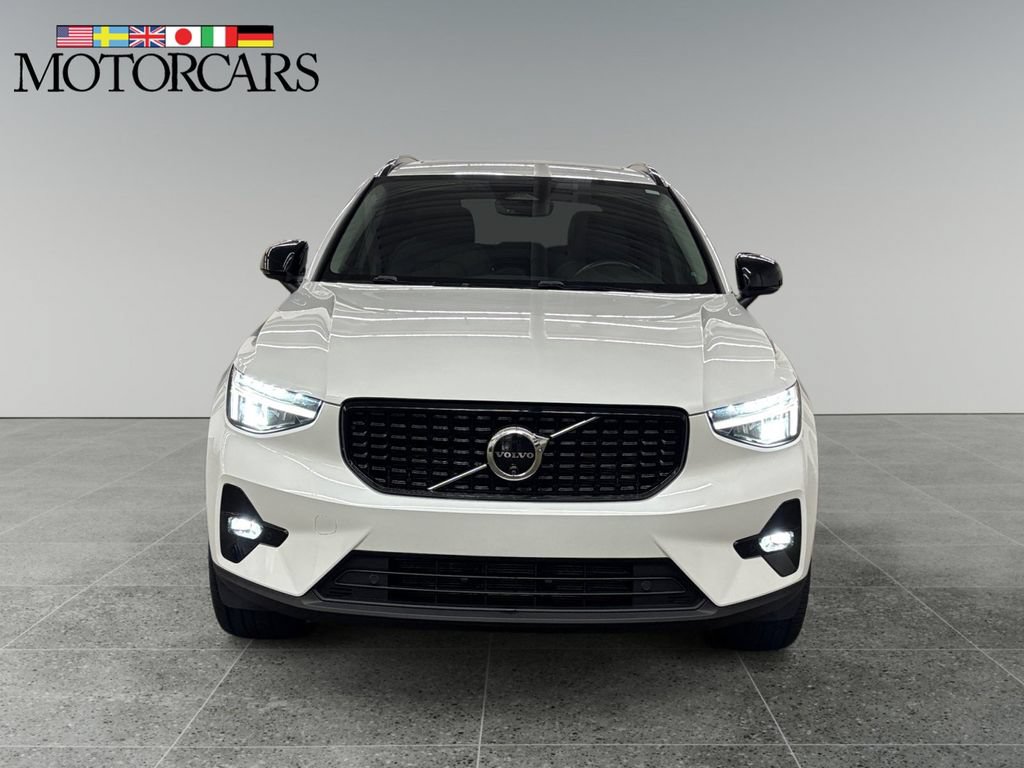 Certified 2024 Volvo XC40 B5 Plus w/ Climate Package AWD/4WD image 8