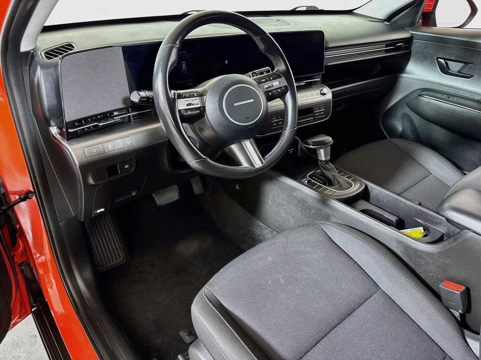 Used 2025 Hyundai Kona SEL FWD image 7