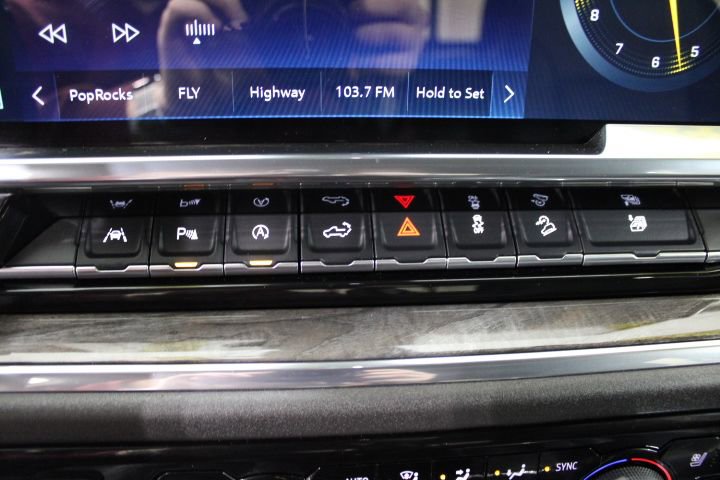 Used 2025 Chevrolet Silverado 1500 LTZ AWD/4WD image 59