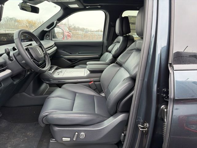 New 2026 Lincoln Navigator Reserve w/ Jet Appearance Package image 11