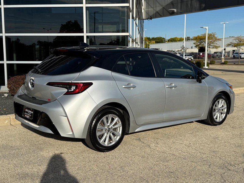 Used 2023 Toyota Corolla SE FWD image 3