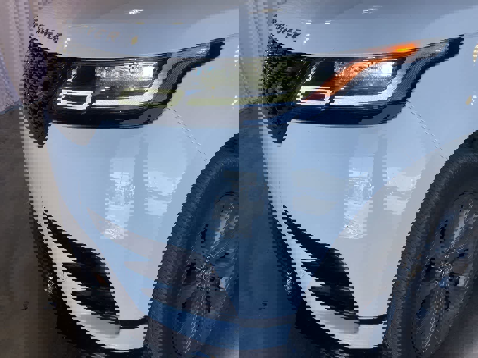 Used 2022 Land Rover Range Rover Velar R-Dynamic S image 12