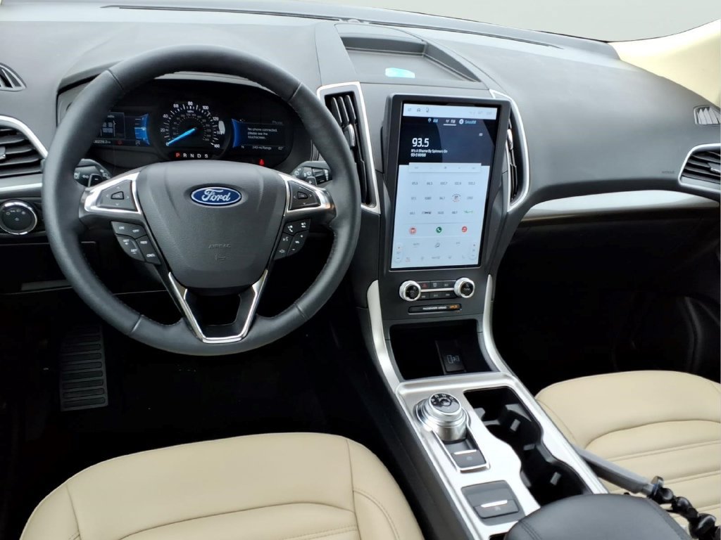 Used 2024 Ford Edge SEL w/ Convenience Package AWD/4WD image 11