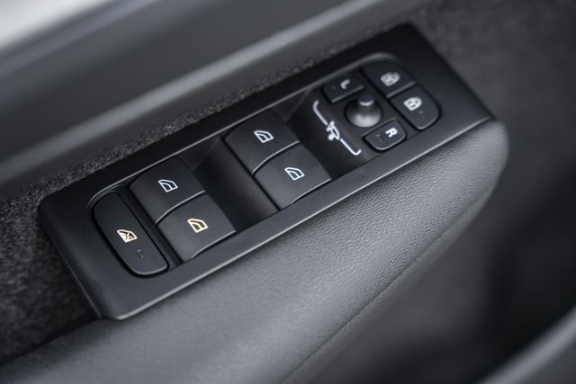 New 2026 Volvo EX40 Plus w/ Climate Package image 39