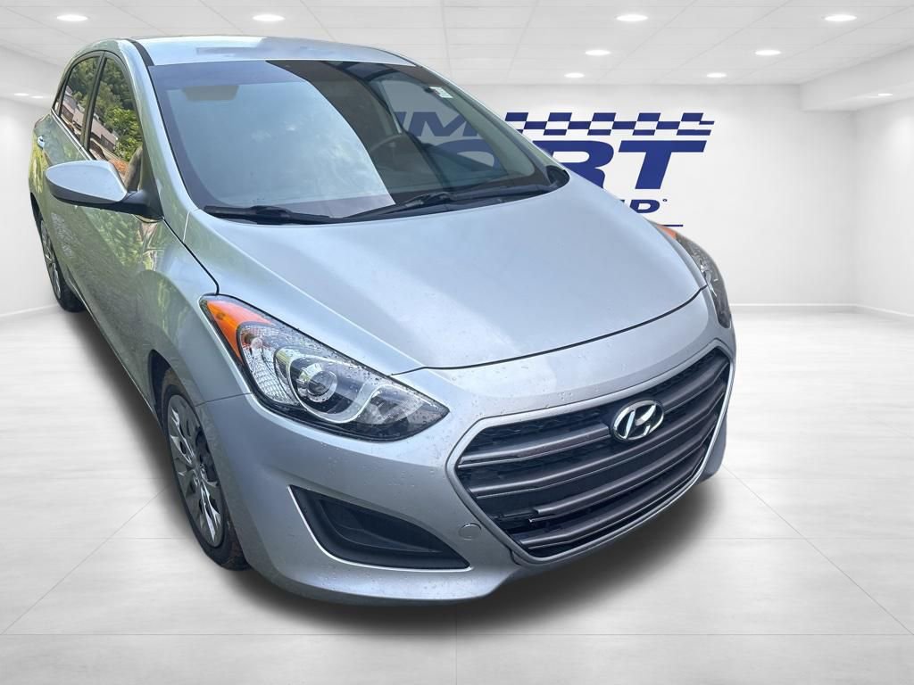 Used 2016 Hyundai Elantra GT FWD image 3