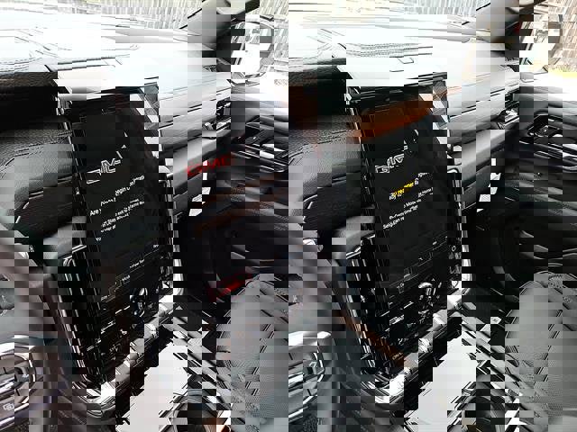 New 2026 GMC Yukon Denali w/ Sun & Power Step Package image 18