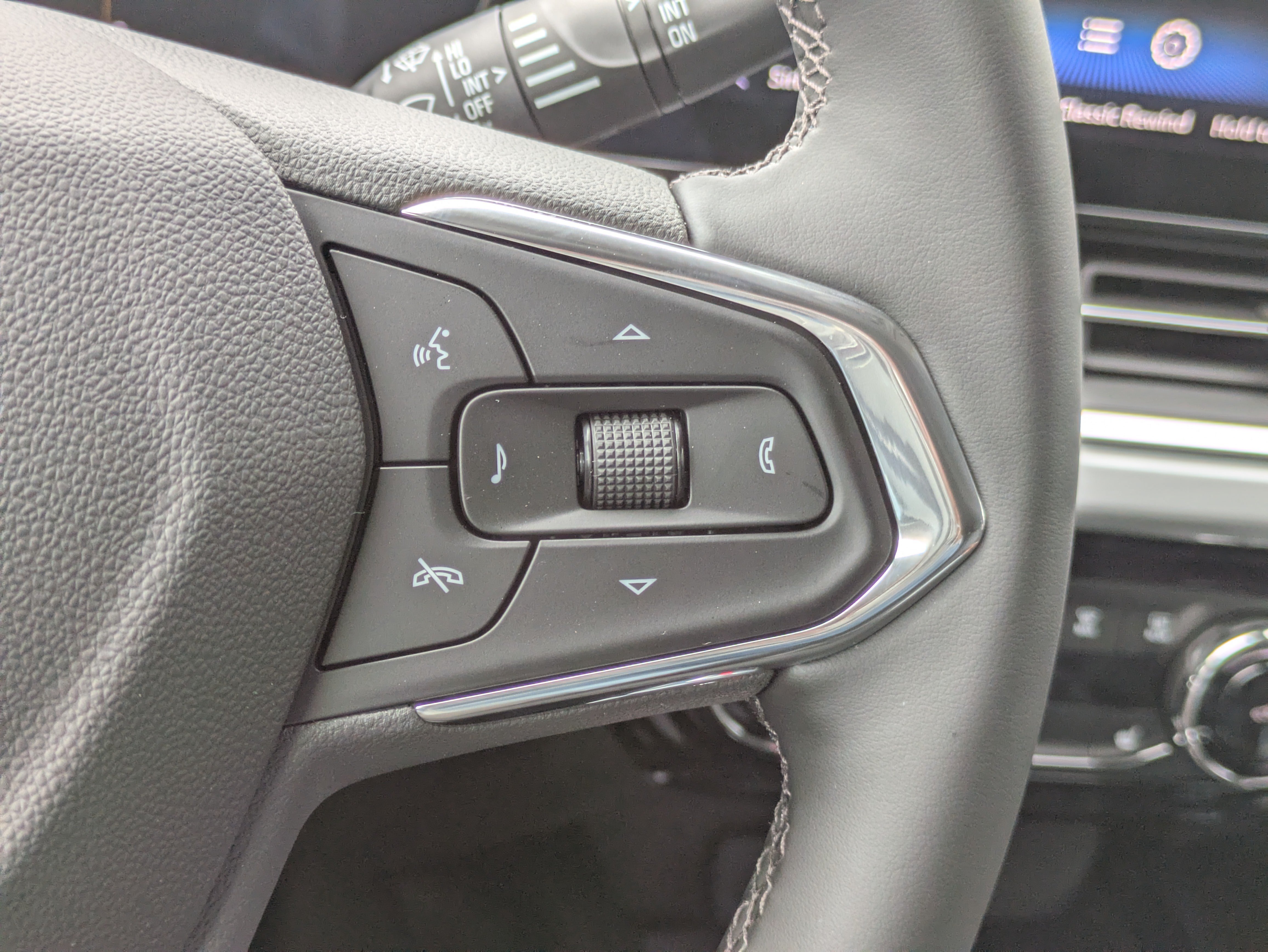 New 2026 Chevrolet Trax LT w/ Driver Confidence Package FWD image 16