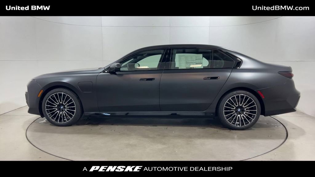 New 2026 BMW 750e xDrive w/ Executive Package image 5