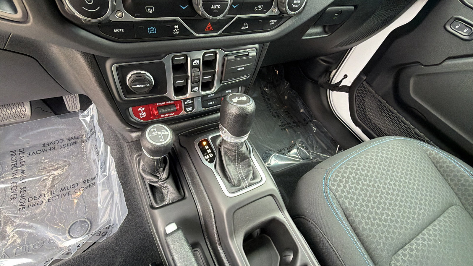 Used 2024 Jeep Wrangler Unlimited Rubicon 4xe image 30