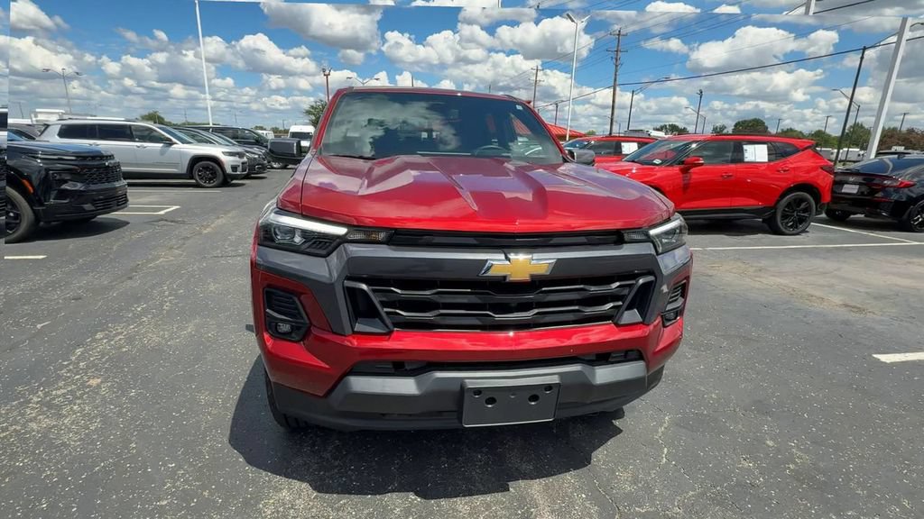 Used 2024 Chevrolet Colorado LT w/ LT Convenience Package III AWD/4WD image 3
