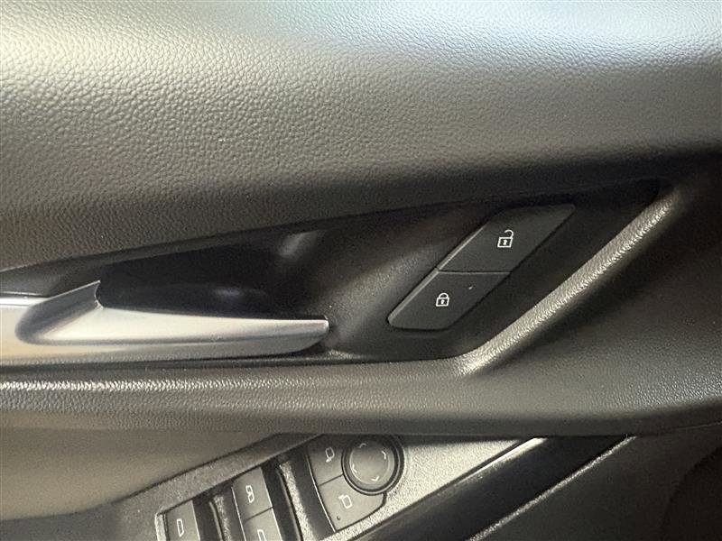 Used 2025 Chevrolet Equinox LT w/ Convenience Package II image 10