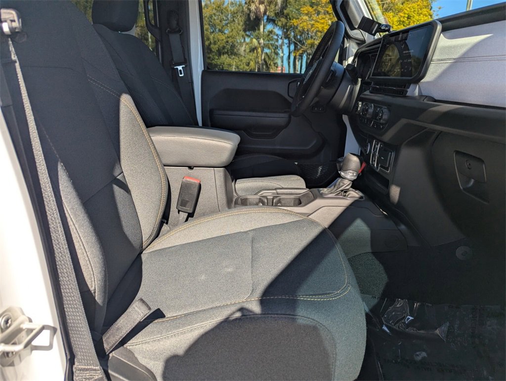 Used 2024 Jeep Gladiator Sport image 10