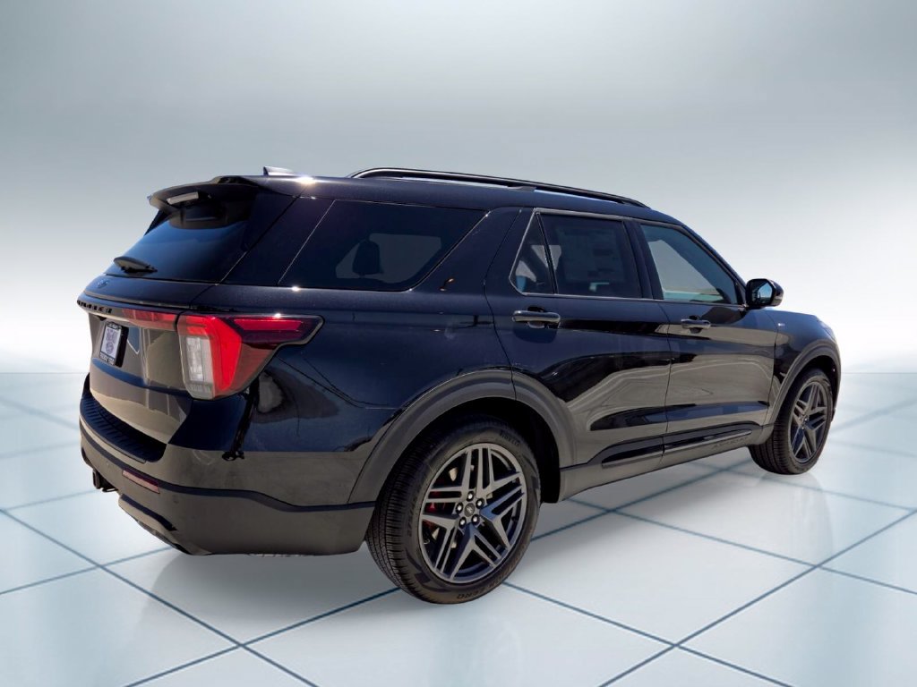 New 2026 Ford Explorer ST-Line w/ ST-Line Street Pack RWD image 15