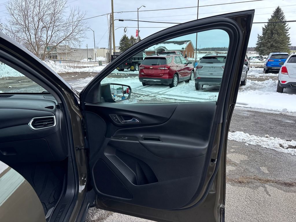 Used 2024 Chevrolet Equinox LT w/ LPO, Floor Liner Package image 17