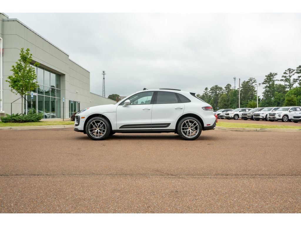 Used 2023 Porsche Macan Turbo AWD/4WD image 8