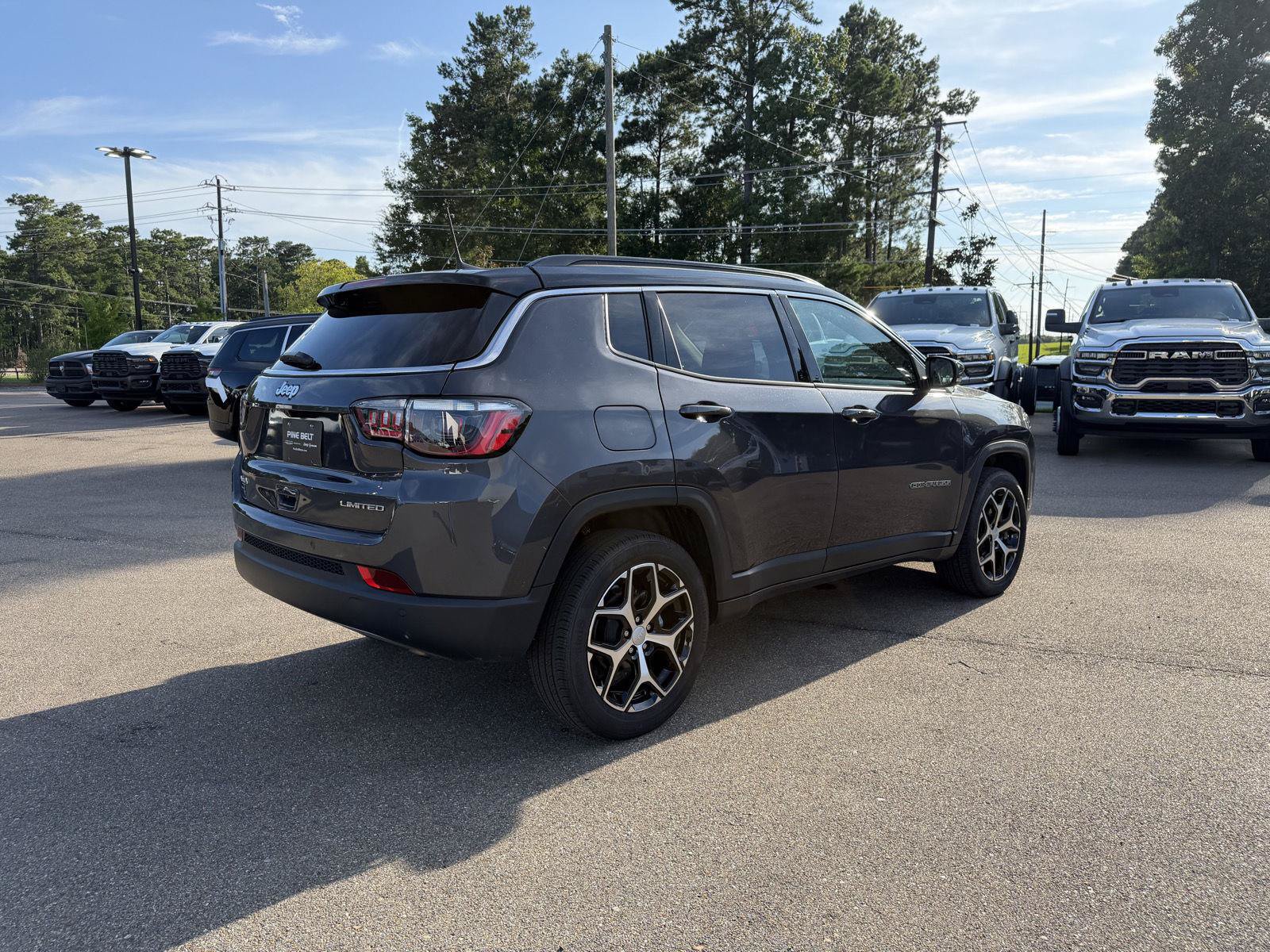 Used 2024 Jeep Compass Limited AWD/4WD image 6