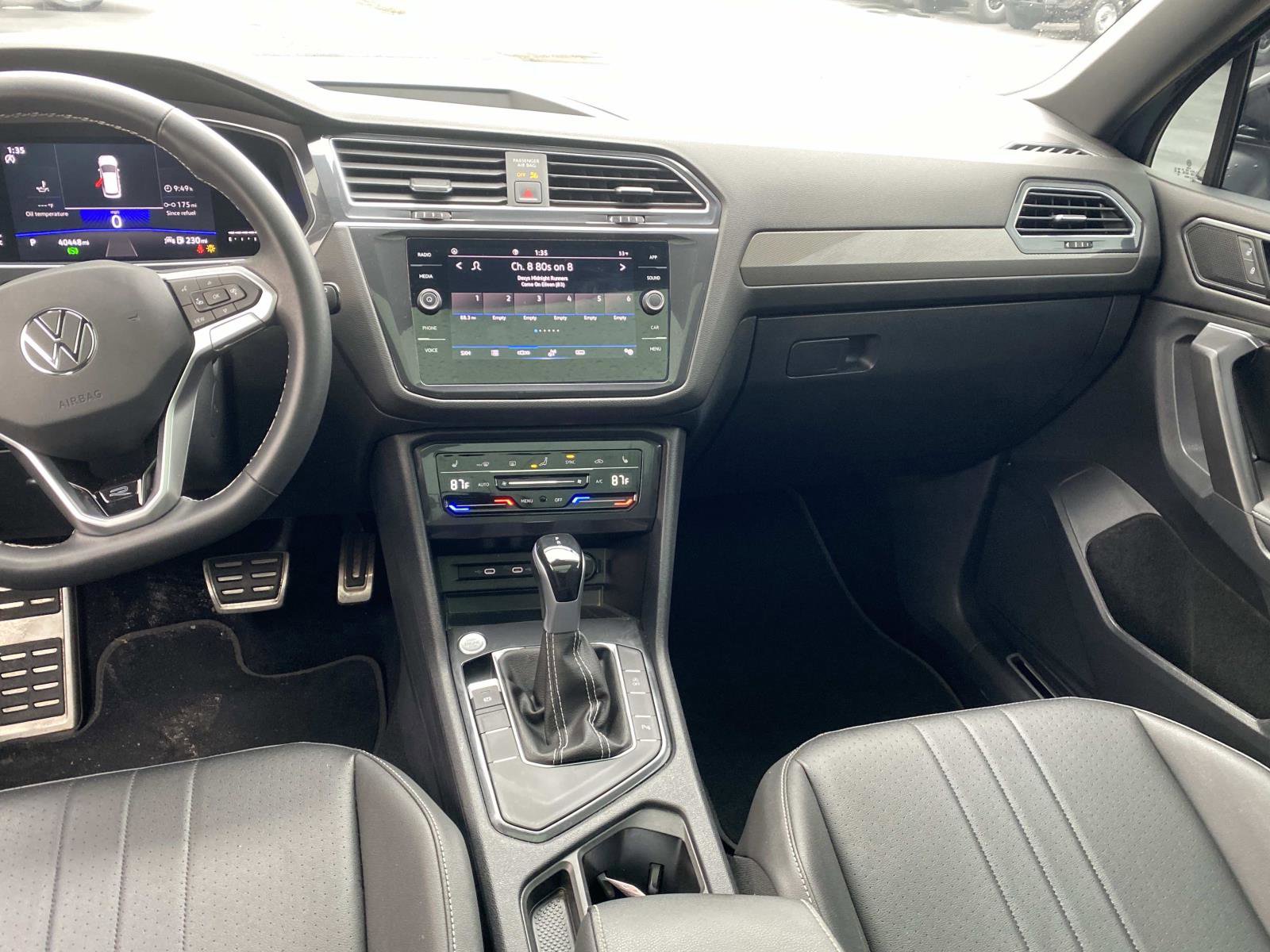 Used 2023 Volkswagen Tiguan SE R-Line image 14