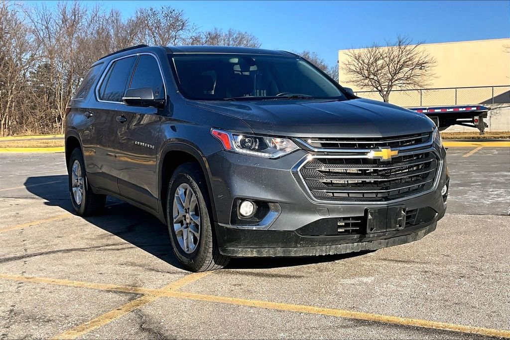 Used 2020 Chevrolet Traverse LT image 3
