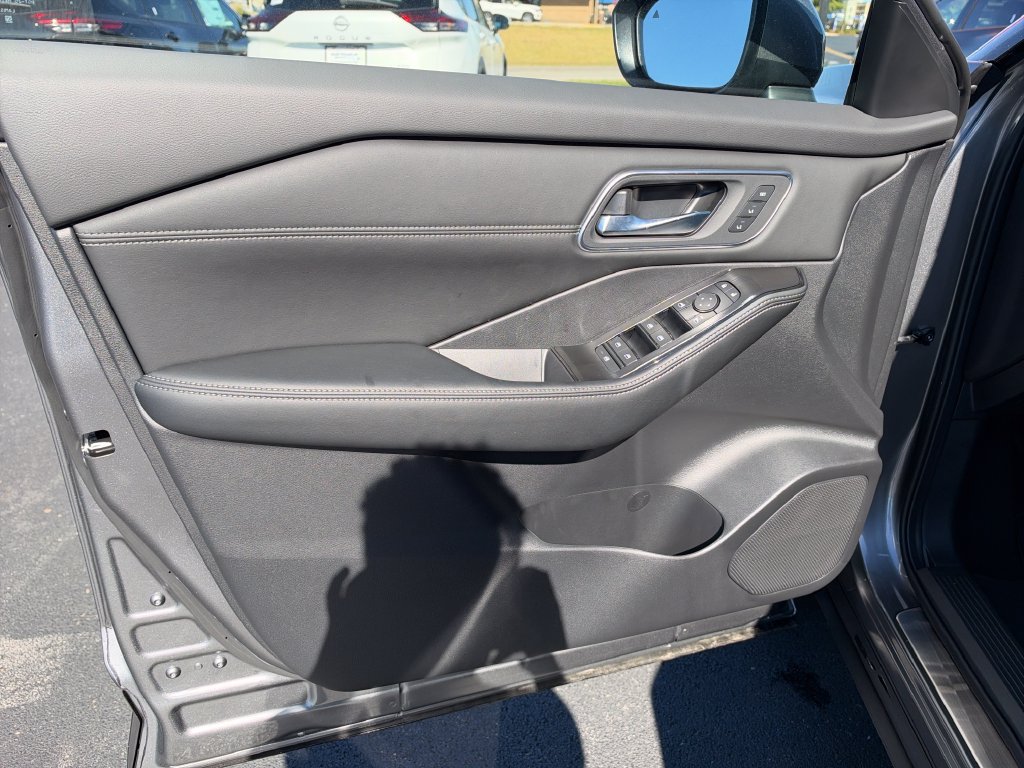 New 2026 Nissan Rogue Platinum w/ Platinum Premium Package AWD/4WD image 12