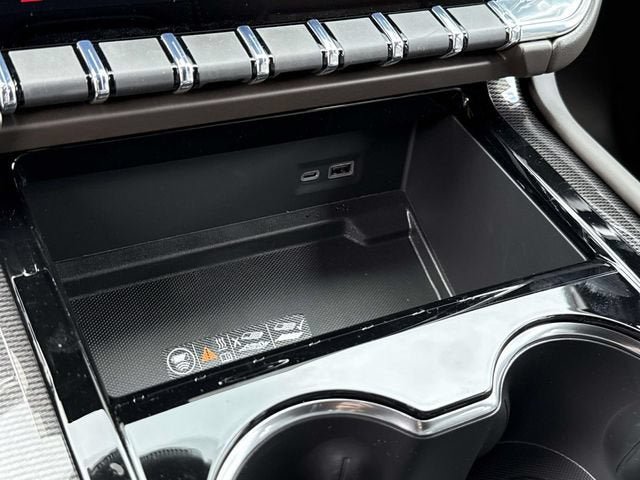 New 2026 GMC Yukon Elevation AWD/4WD image 18