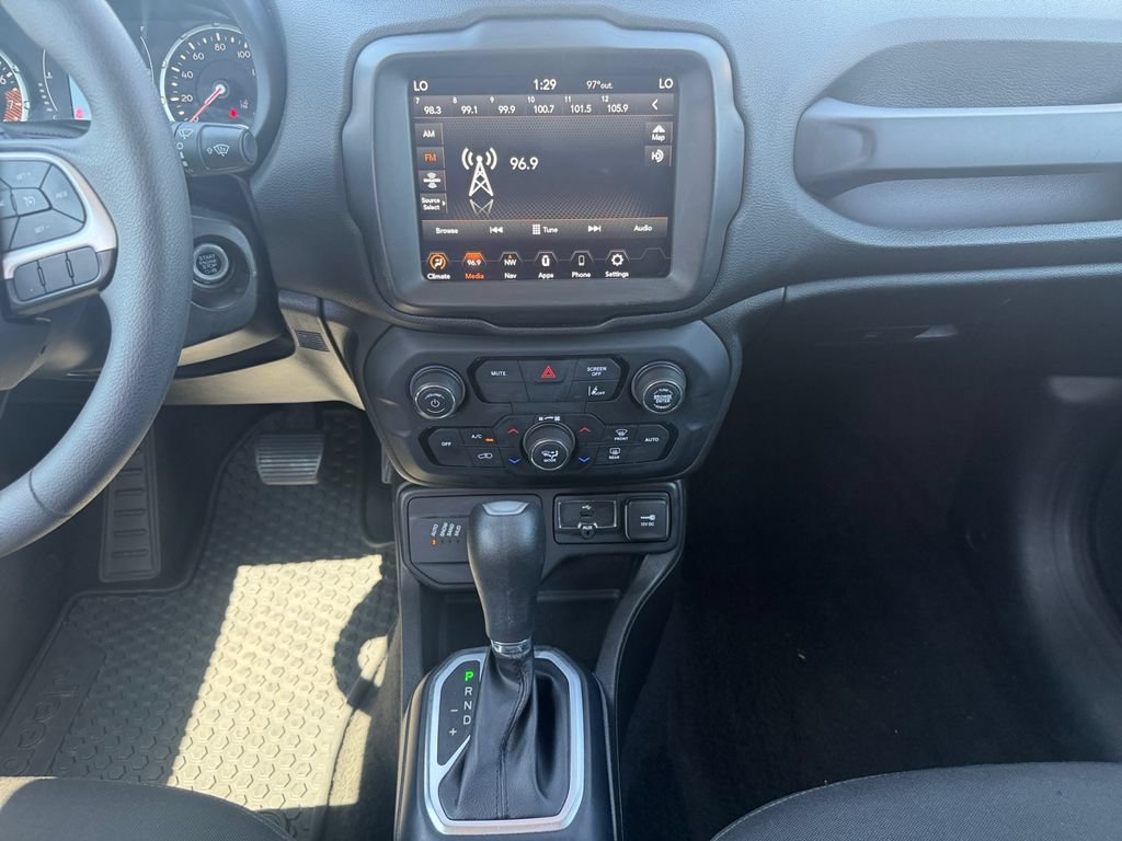 Used 2023 Jeep Renegade Latitude AWD/4WD image 11