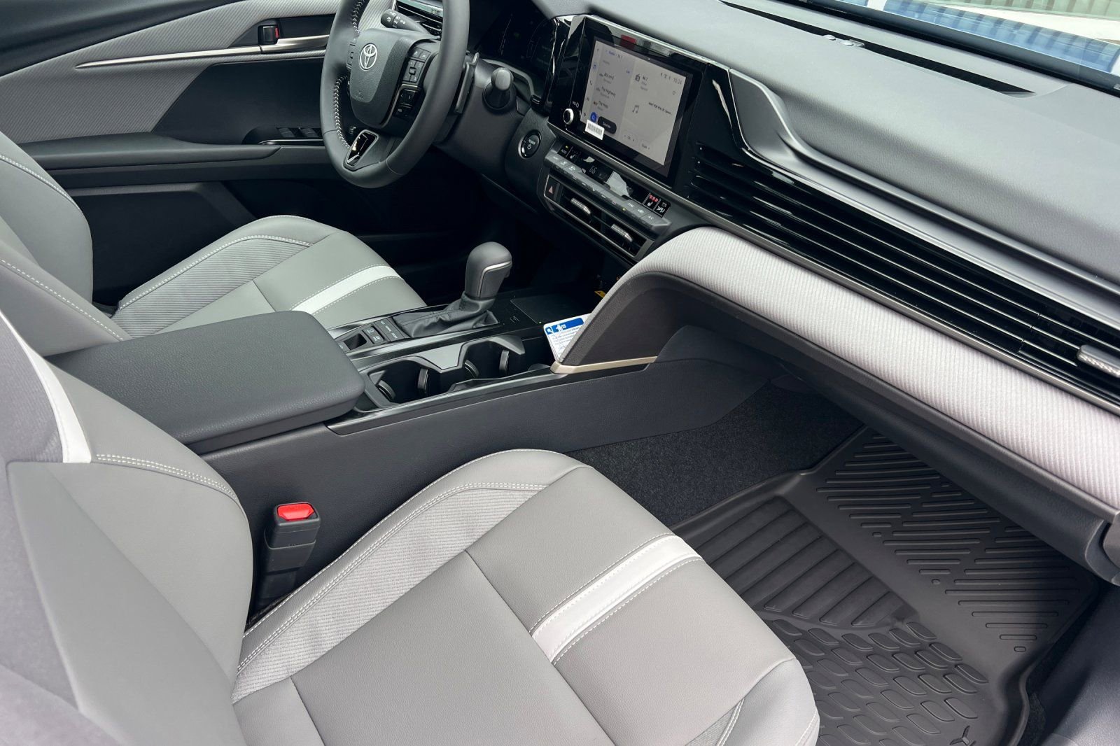 New 2026 Toyota Camry SE w/ Convenience Package image 12