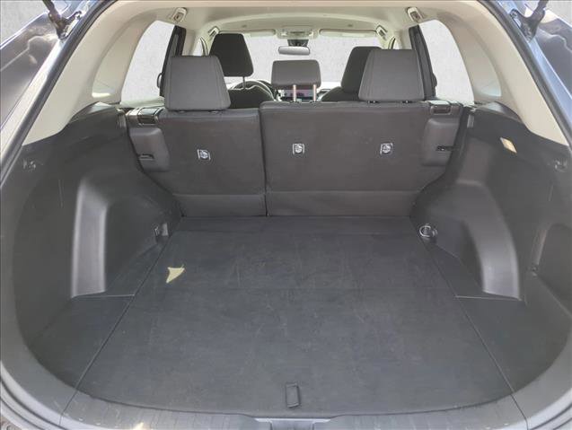 Used 2025 Toyota RAV4 LE AWD/4WD image 25