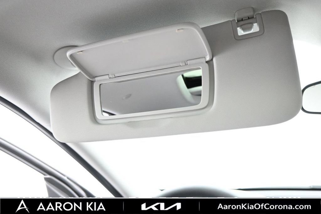 Used 2026 Chevrolet Trax LT w/ Sunroof Package FWD image 30