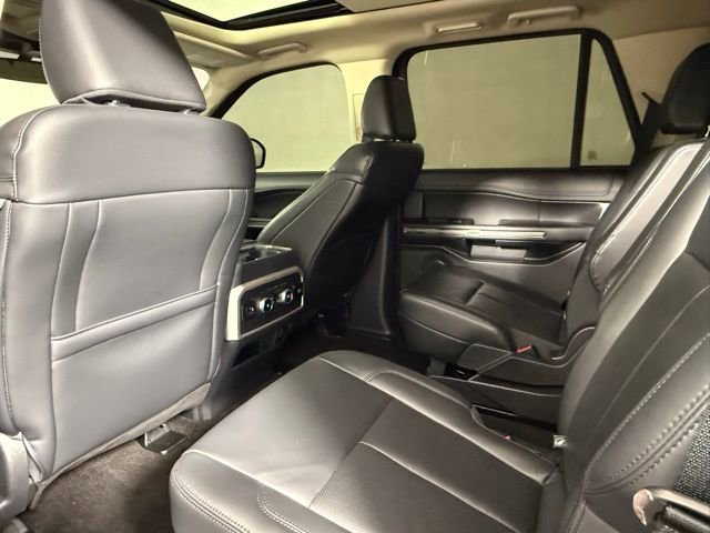 Used 2022 Ford Expedition XLT image 44