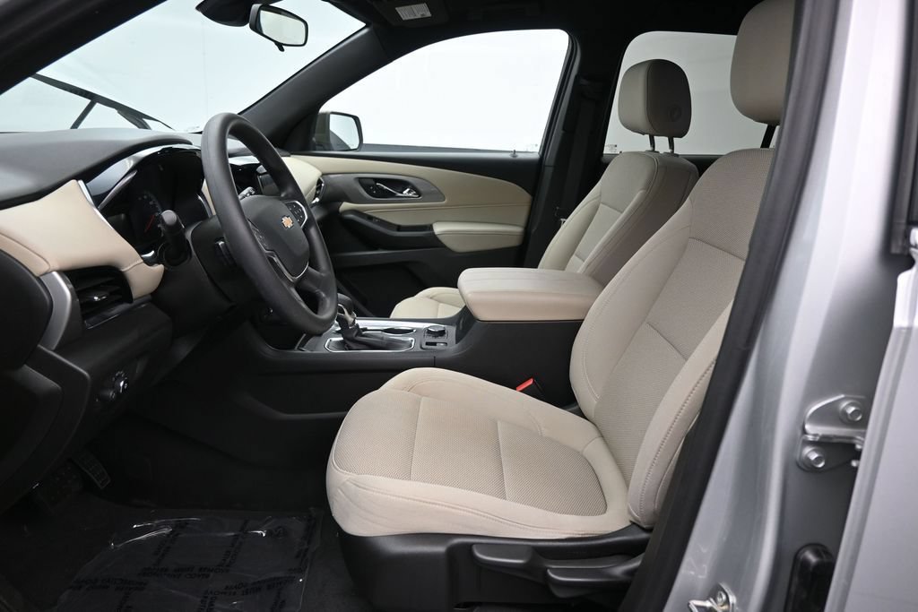 Used 2022 Chevrolet Traverse LS FWD image 17