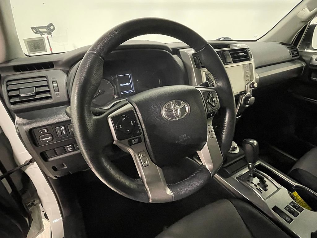 Used 2022 Toyota 4Runner SR5 Premium w/ Moonroof Package AWD/4WD image 19