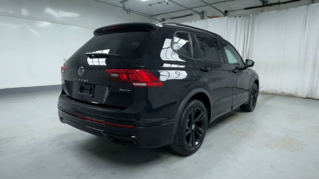 Used 2024 Volkswagen Tiguan SE R-Line image 23
