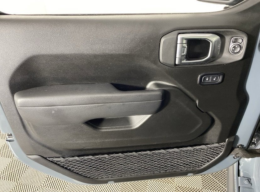 Used 2025 Jeep Wrangler Unlimited Rubicon 4xe AWD/4WD image 12