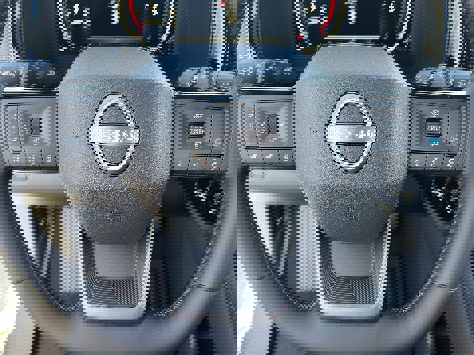 New 2026 Nissan Pathfinder SL image 9