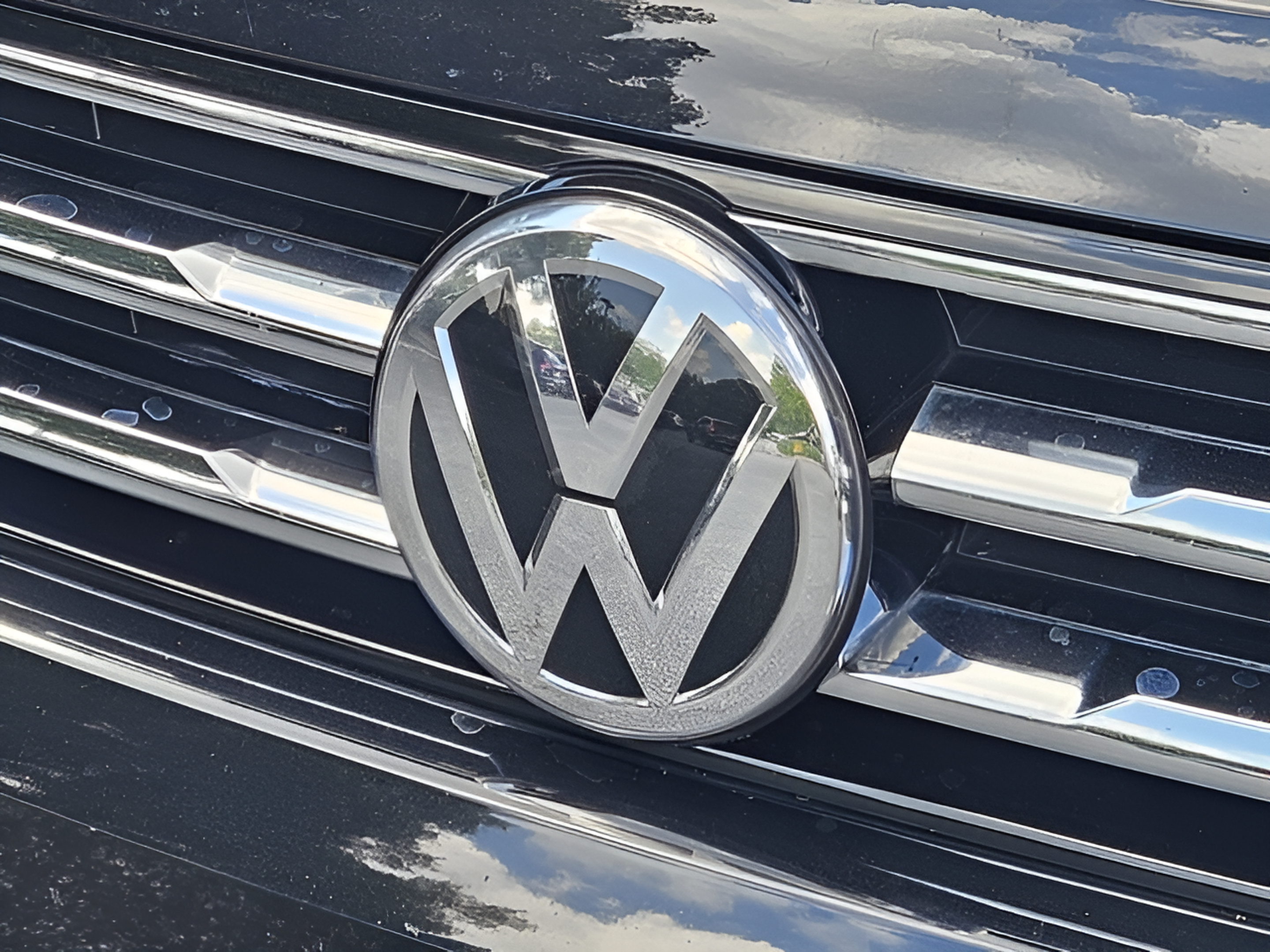 Certified 2021 Volkswagen Tiguan SE FWD image 30