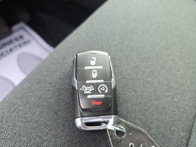 Used 2025 RAM 1500 Big Horn AWD/4WD image 32