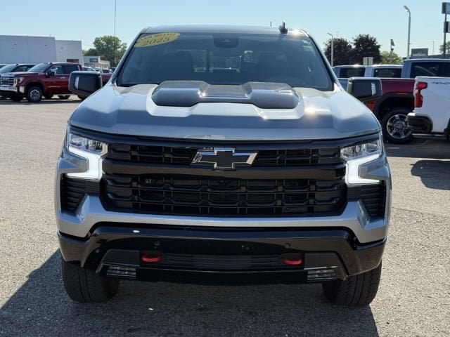 Used 2025 Chevrolet Silverado 1500 LT Trail Boss w/ LT Trail Boss Premium Package AWD/4WD image 3