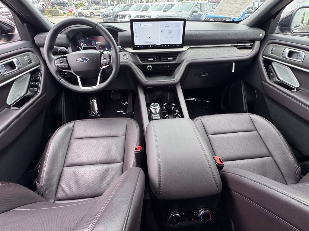 Used 2026 Ford Explorer Platinum RWD image 27