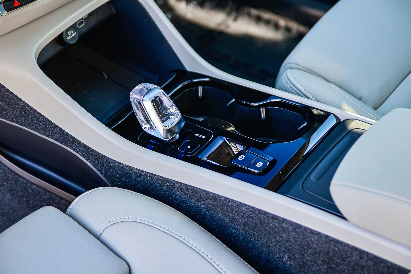 Certified 2026 Volvo XC40 B5 Ultra w/ Climate Package image 21